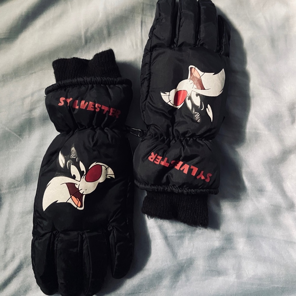 Warner brothers gloves Sylvester brand new